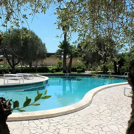 Usciglio - & Pool Vendégház