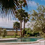 Usciglio - & Pool 3*
