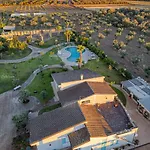 Gasthuis Usciglio - & Pool 3*