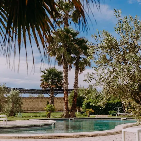 Usciglio - & Pool 3*